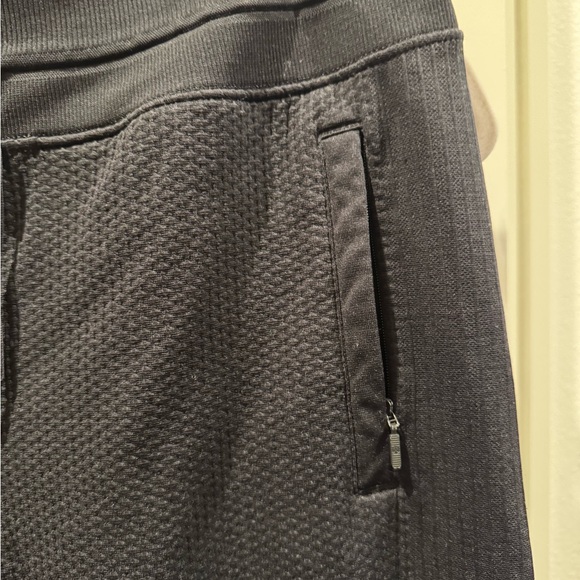 Lululemon pants - Picture 2 of 6